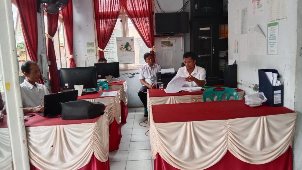 Rutinitas Pemerintahan Desa Dihit